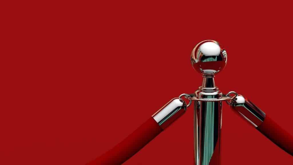 Divisória indicando prestígio de marca premium